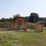 Деревянный коттедж Campland *